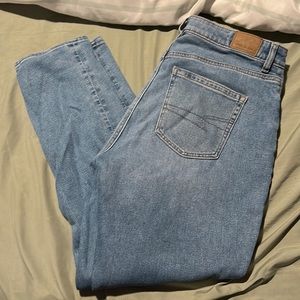 american eagle mom jeans